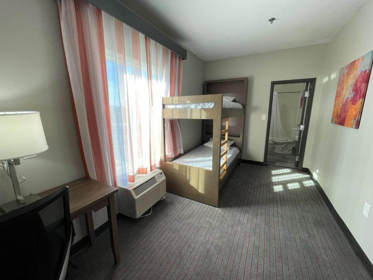 La Quinta Inn & Suites By Wyndham Augusta Fort Eisenhower Kültér fotó